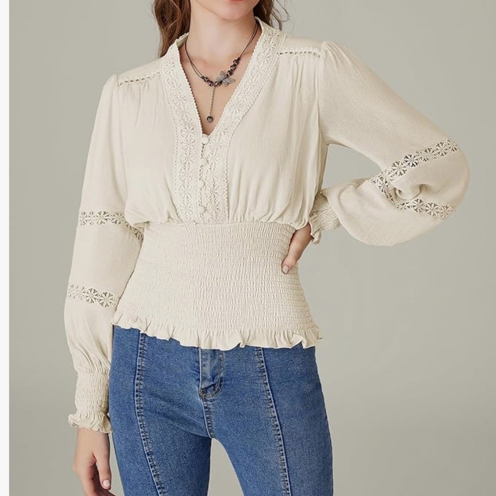 Scarlet Darkness Renaissance Peasant Blouse-Cream-Women Size Small - Picture 2 of 7